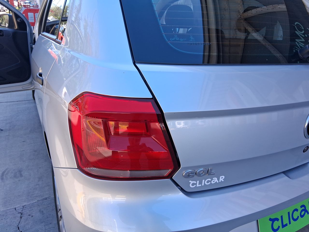 VOLKSWAGEN - 16