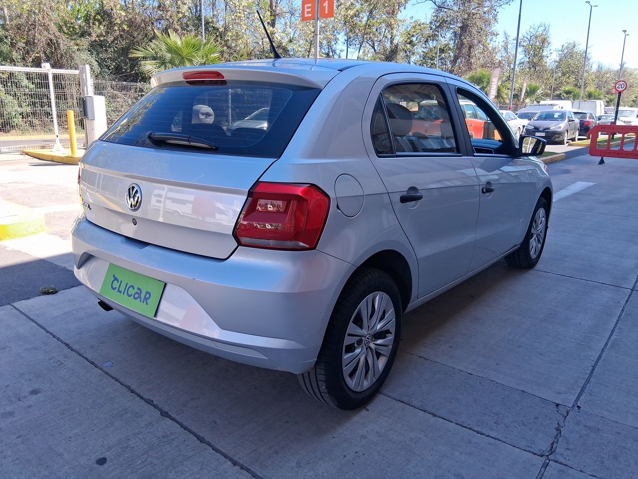 VOLKSWAGEN - 5