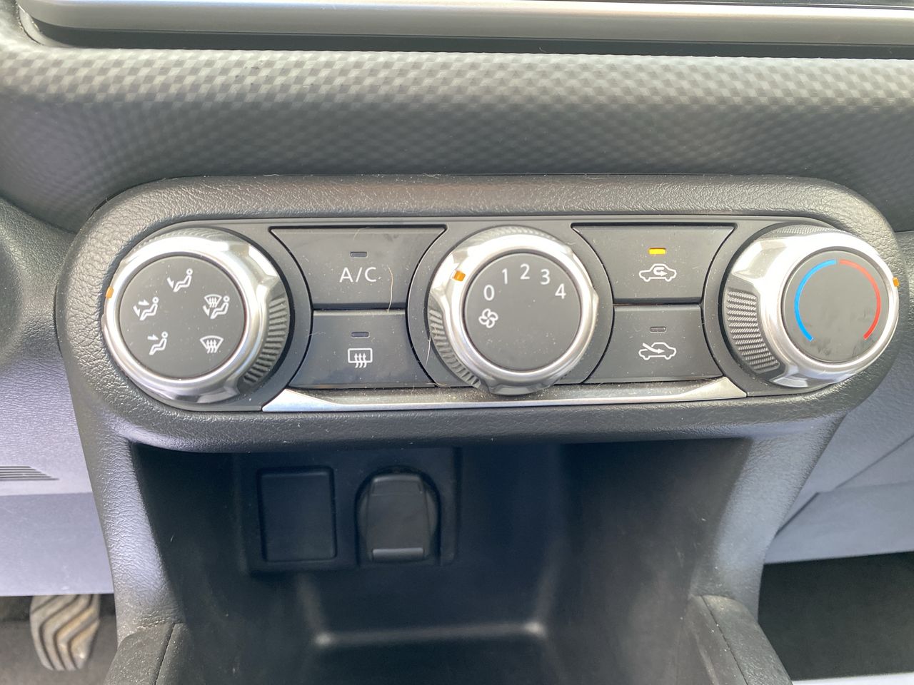 NISSAN - 28