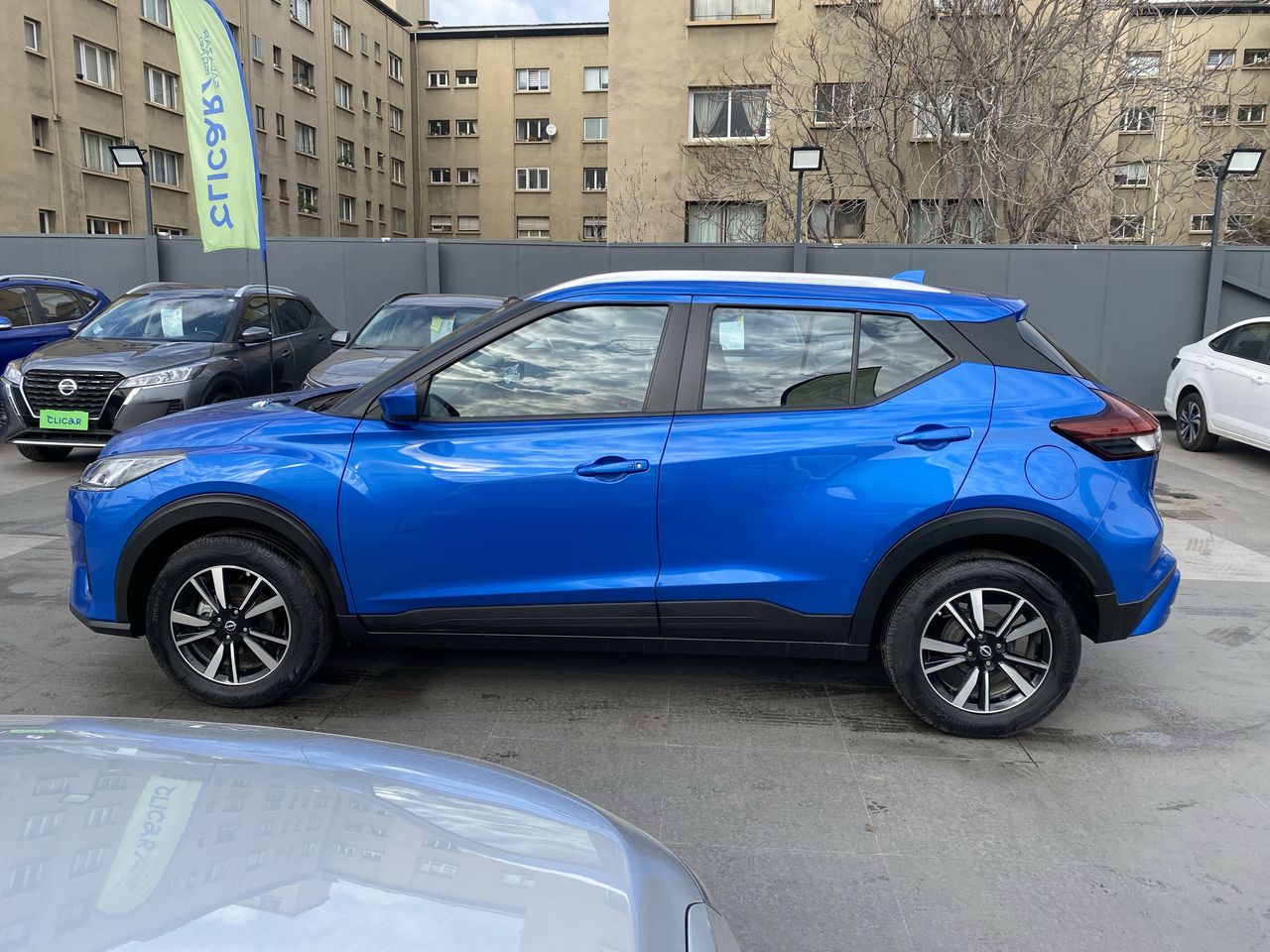 NISSAN - 4