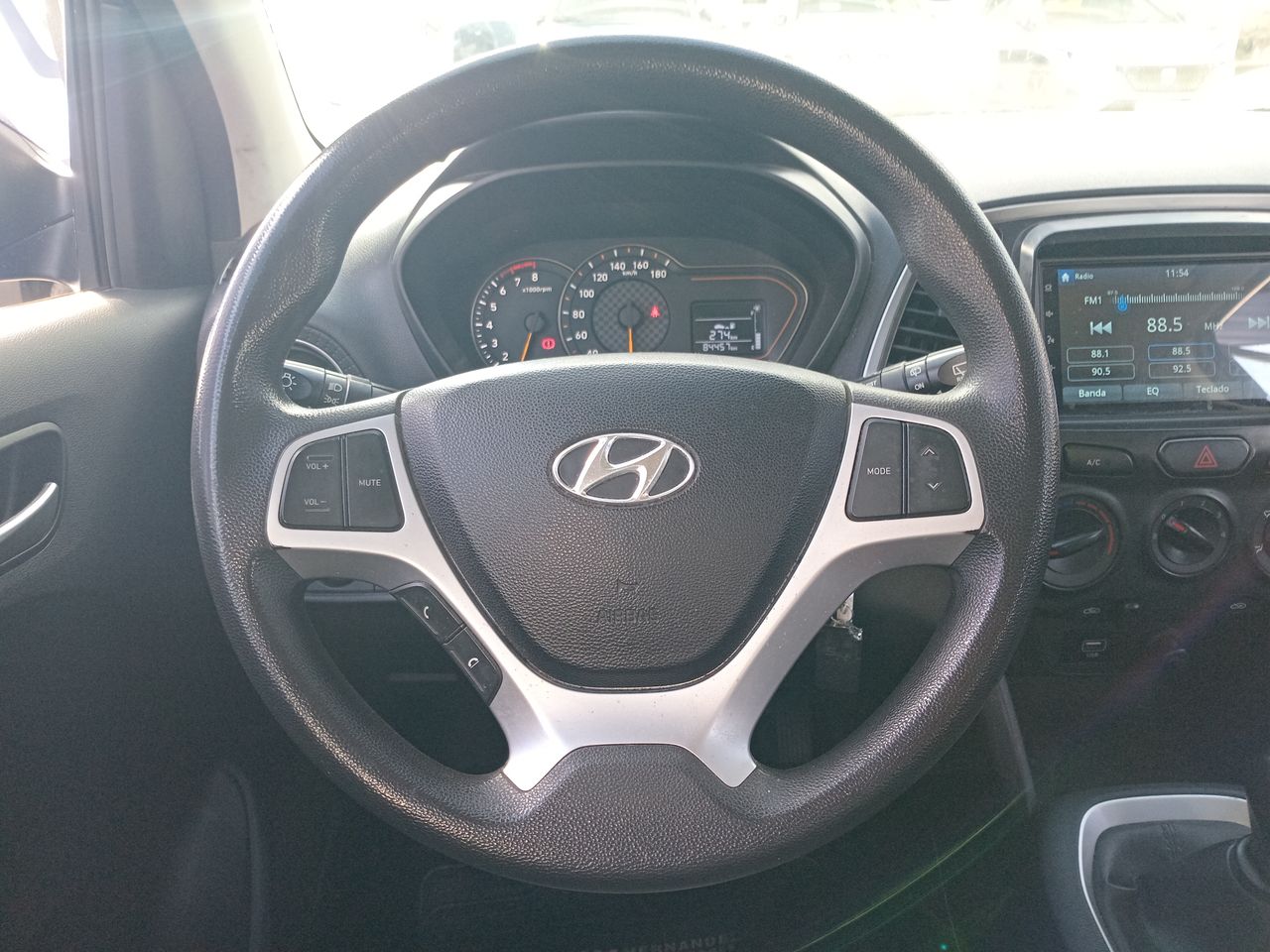 HYUNDAI - 24