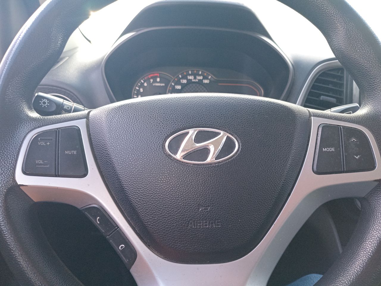 HYUNDAI - 25