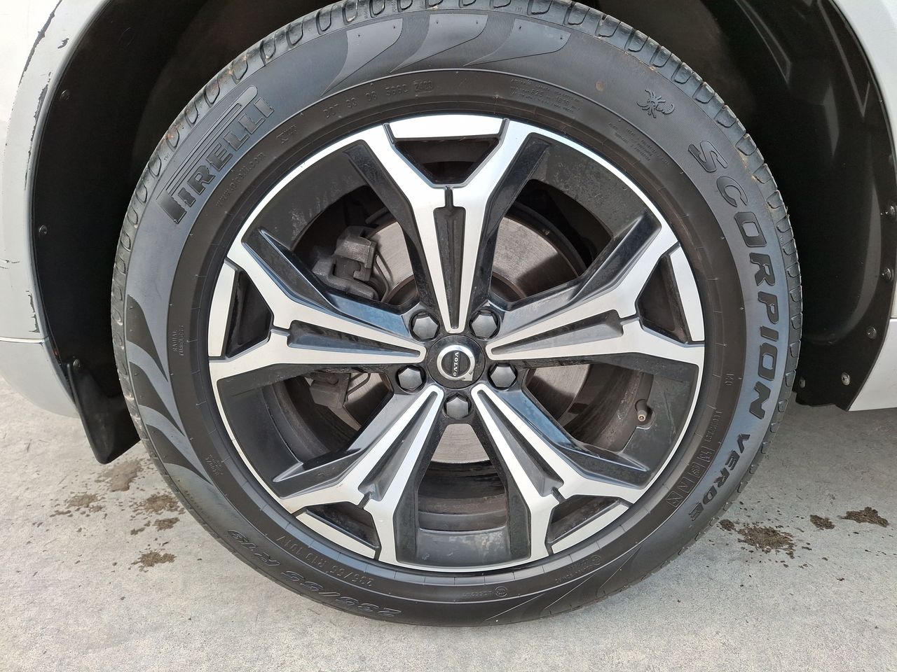 VOLVO - 17