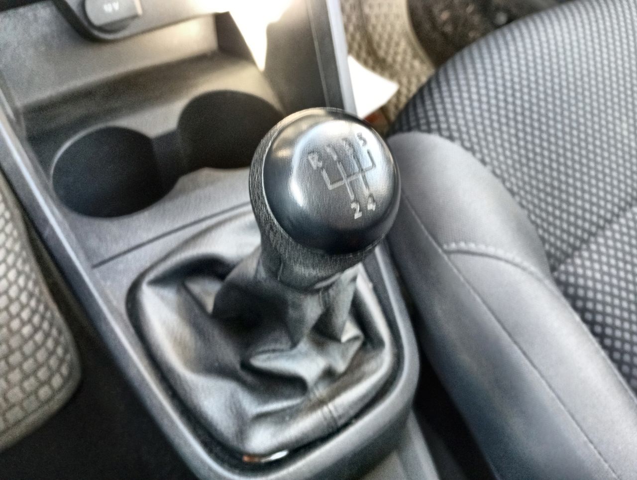 VOLKSWAGEN - 27