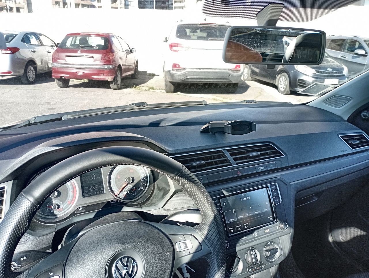 VOLKSWAGEN - 28