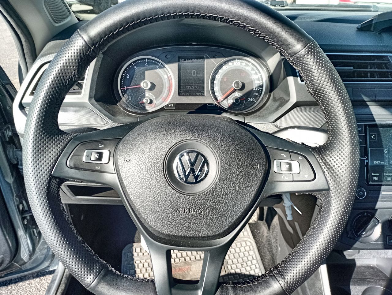 VOLKSWAGEN - 21