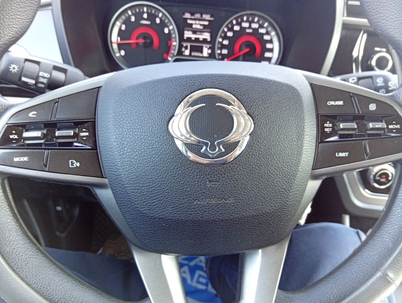 SSANGYONG - 23
