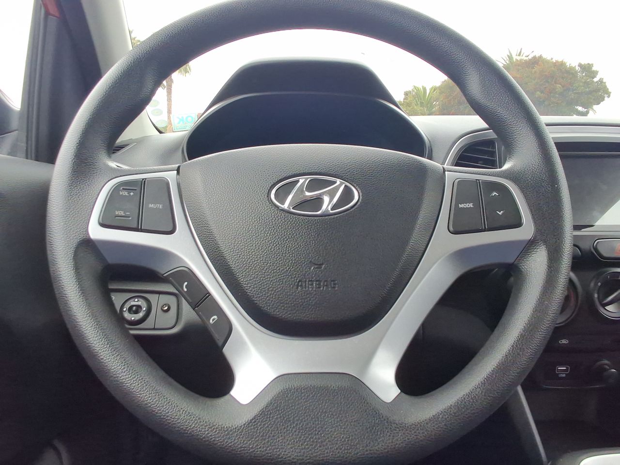 HYUNDAI - 25