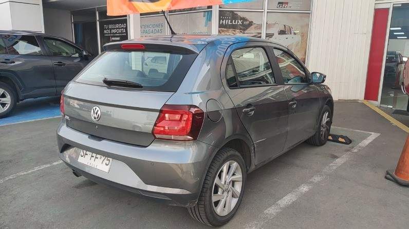 VOLKSWAGEN - 4