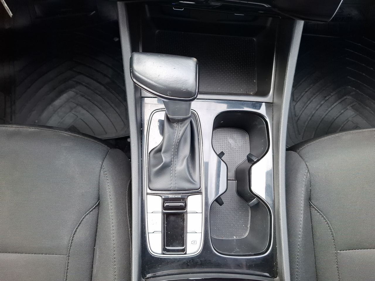HYUNDAI - 24