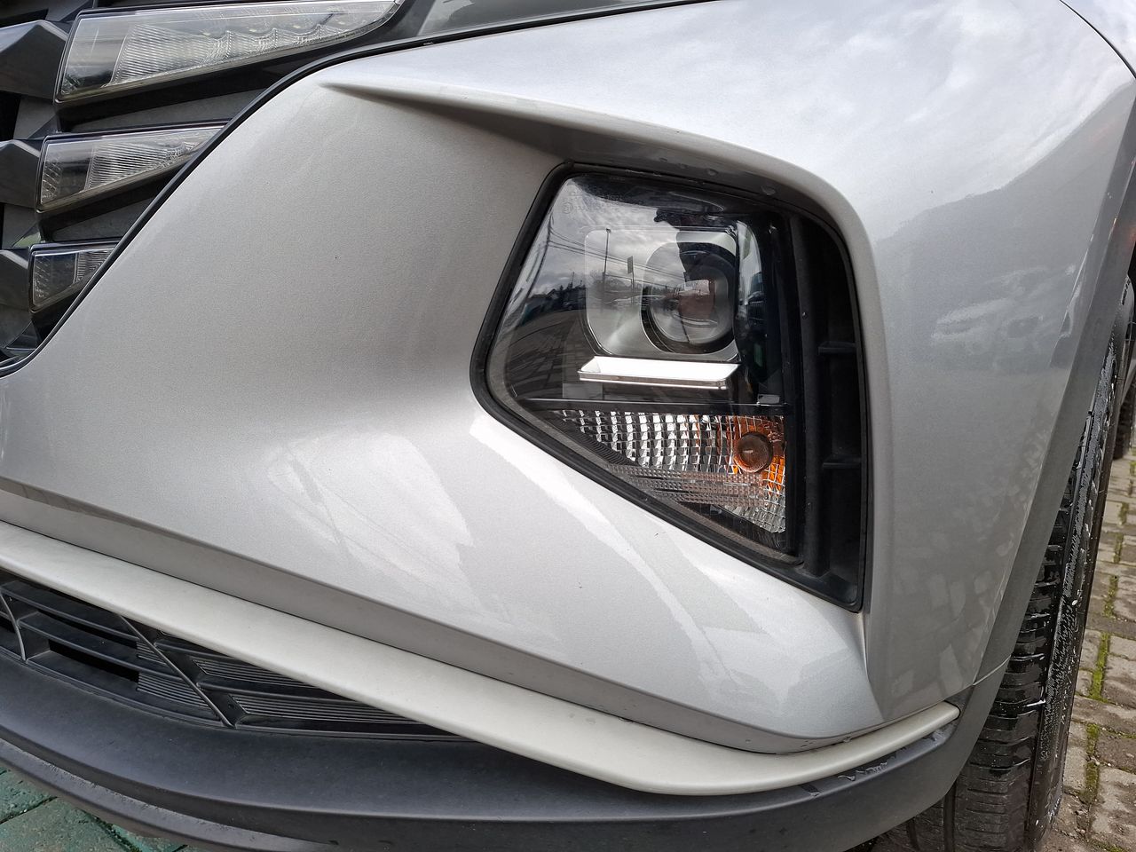 HYUNDAI - 12