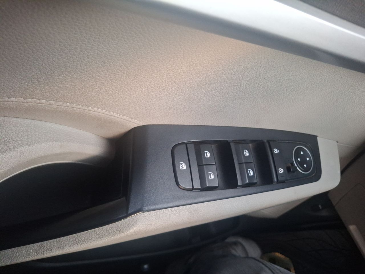 KIA Carens — foto 14 de 21