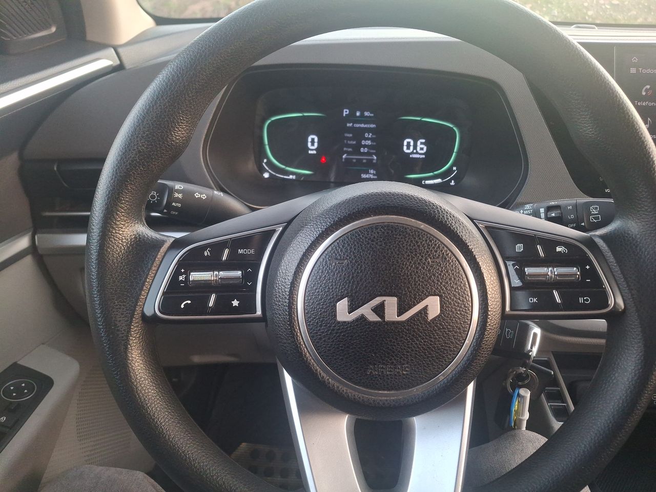 KIA Carens — foto 15 de 21