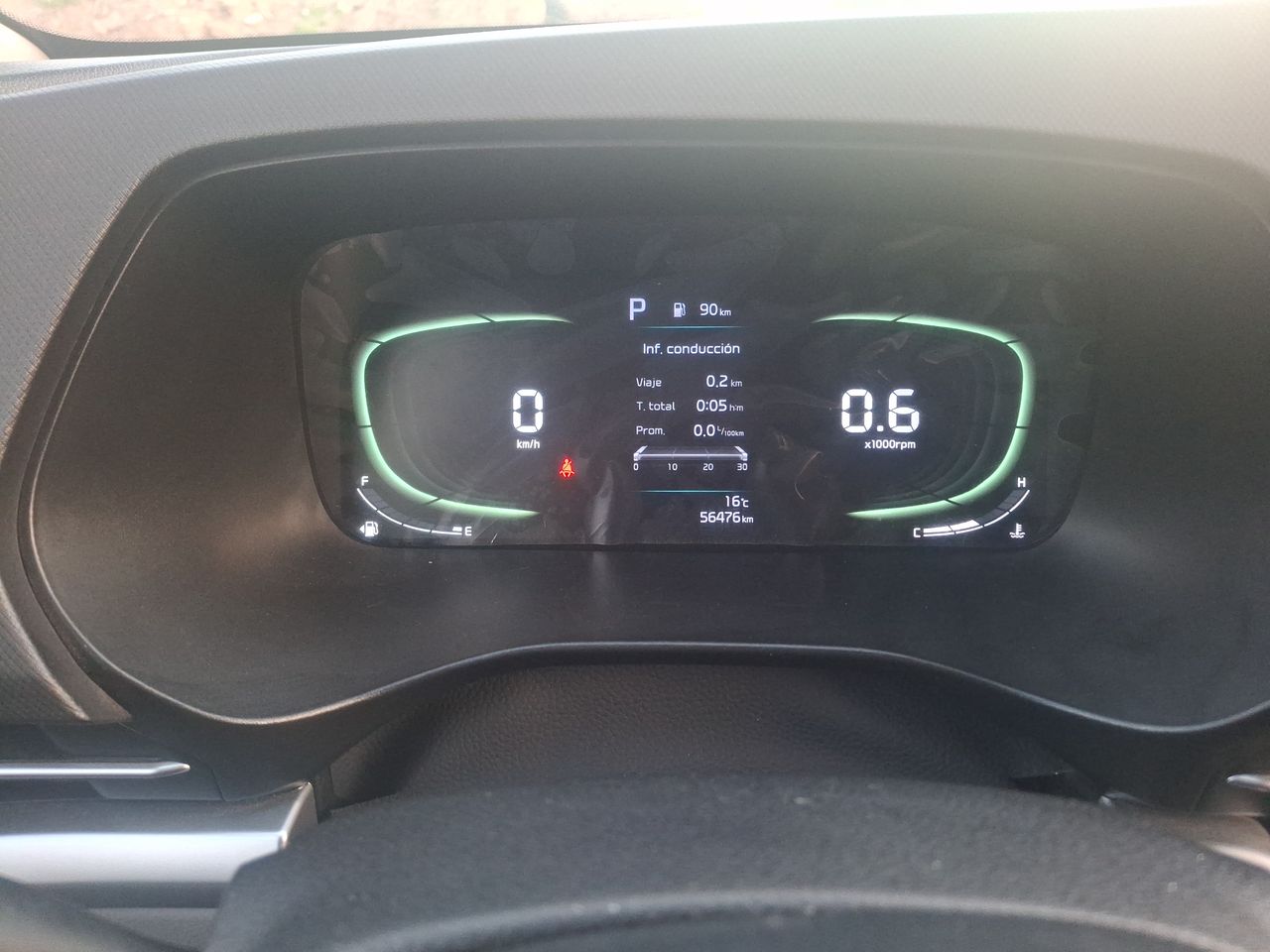 KIA Carens — foto 16 de 21