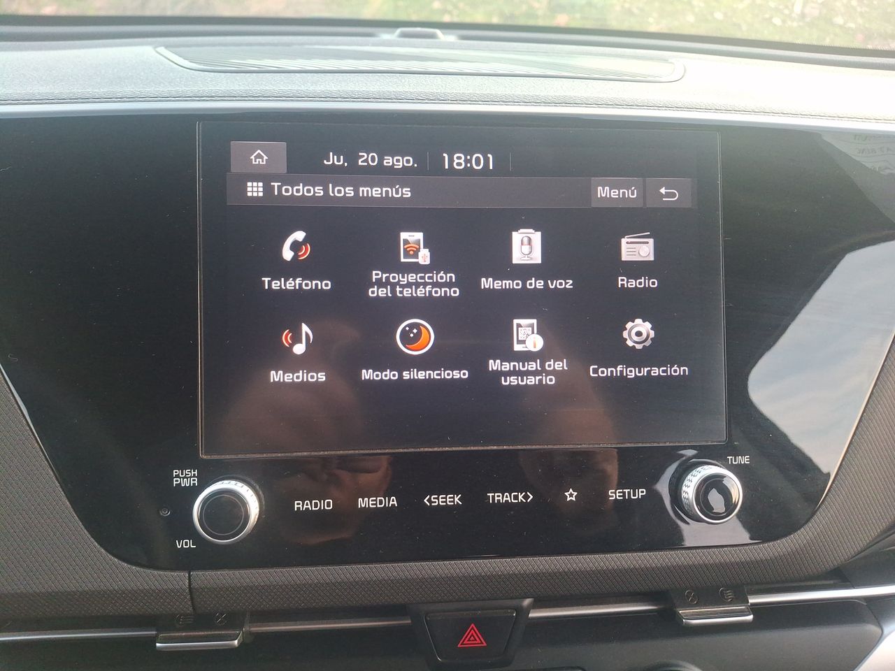 KIA Carens — foto 17 de 21