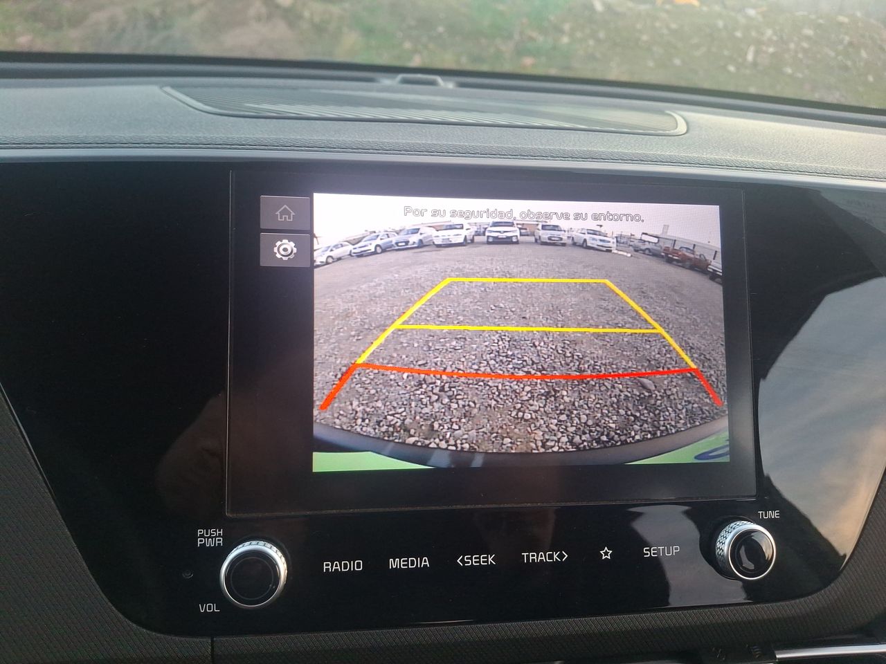 KIA Carens — foto 18 de 21