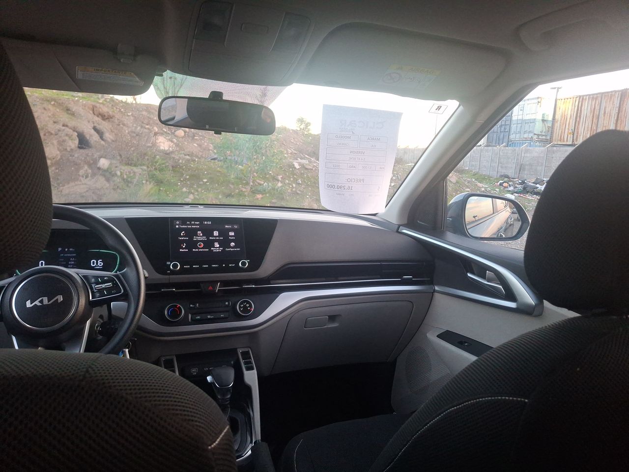 KIA Carens — foto 3 de 21