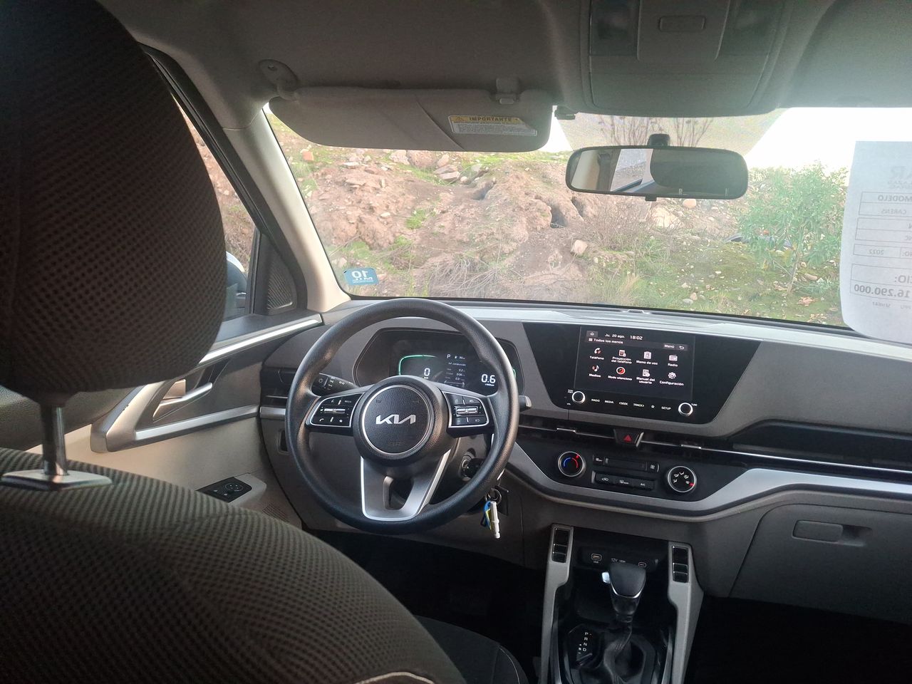 KIA Carens — foto 9 de 21