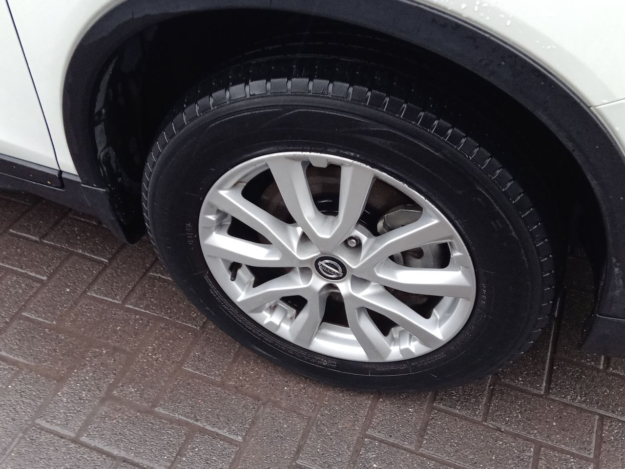 Nissan X-Trail — foto 8 de 26
