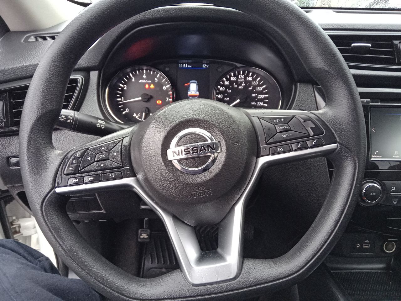 Nissan X-Trail — foto 15 de 26