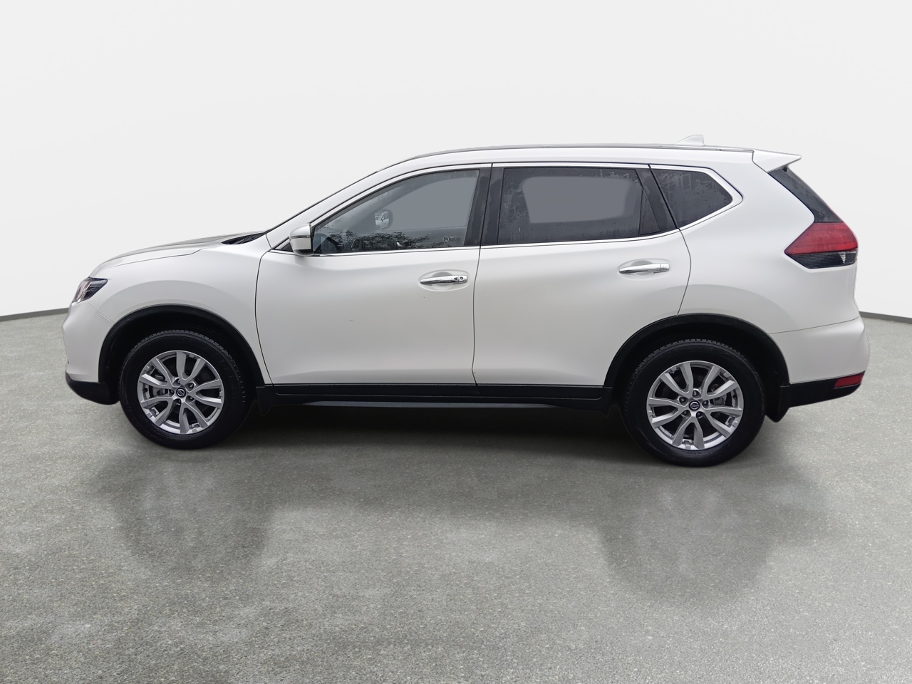 NISSAN - 4