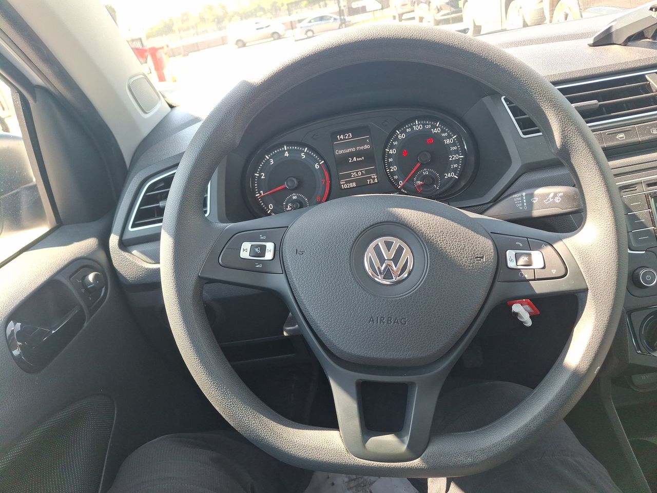 VOLKSWAGEN - 22
