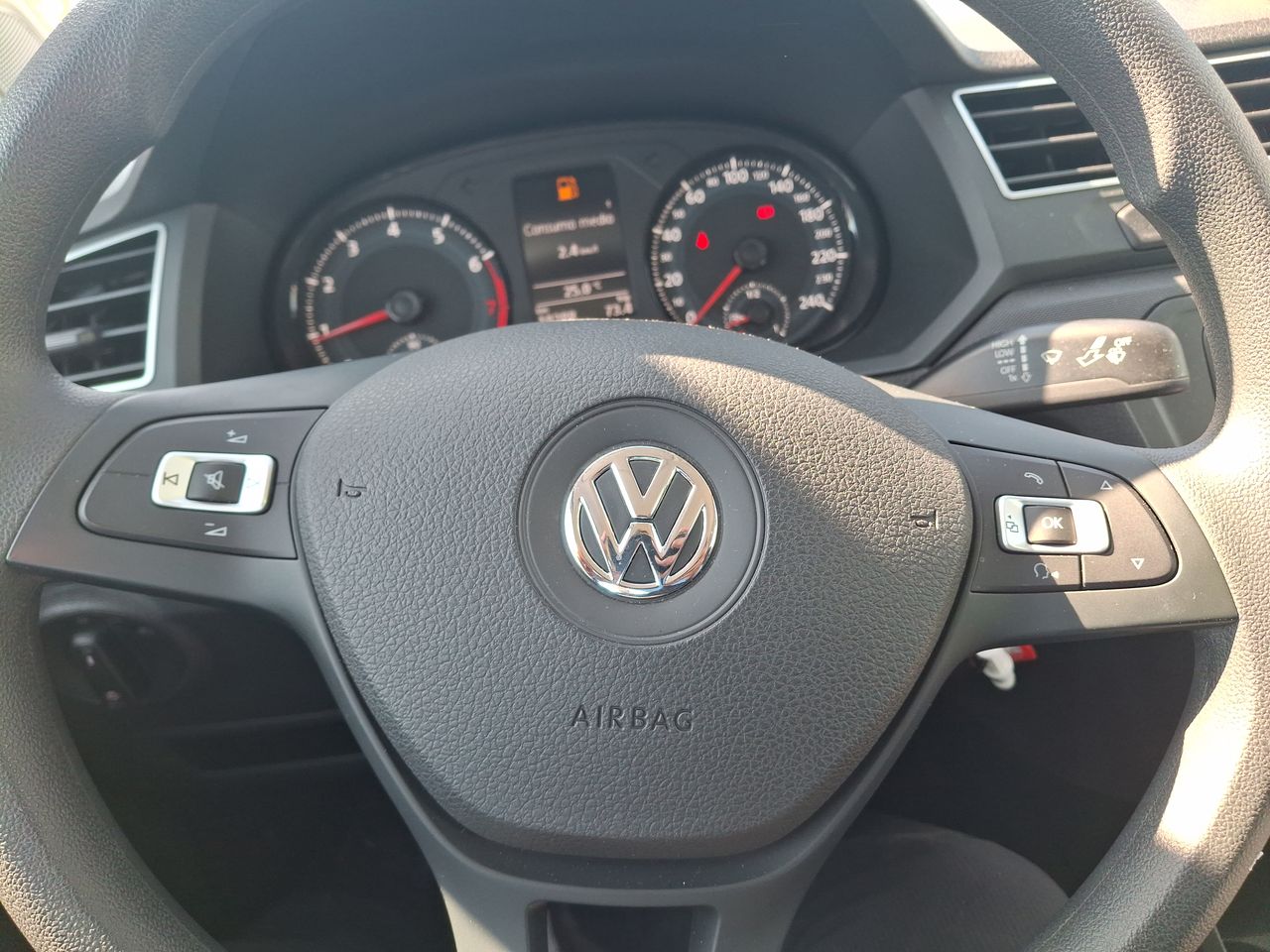 VOLKSWAGEN - 23