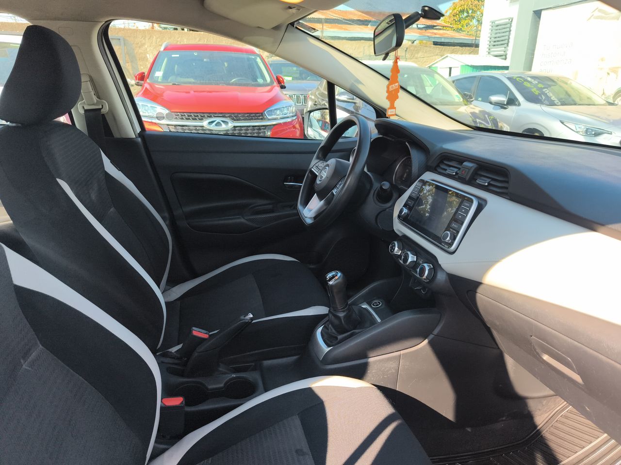 NISSAN - 14