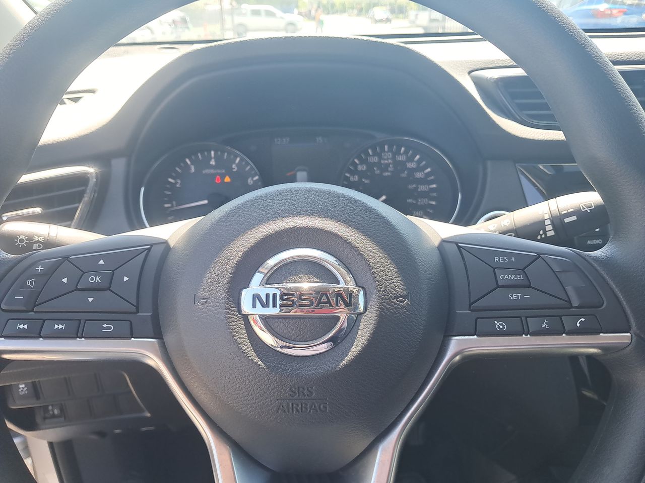 NISSAN - 24