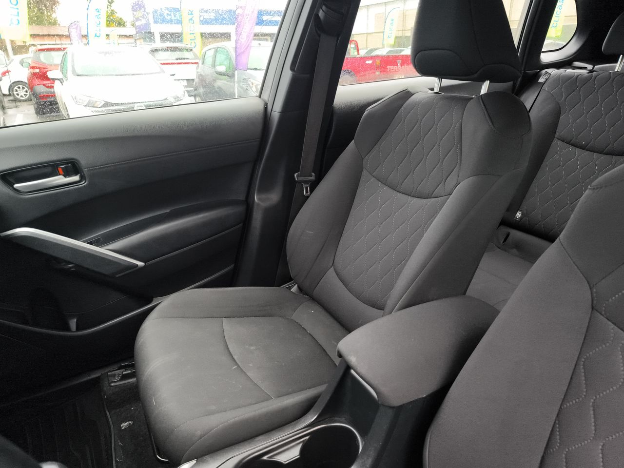 Toyota Corolla Cross — foto 32 de 34