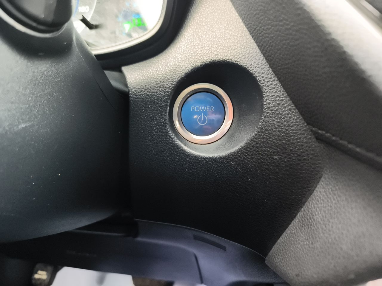Toyota Corolla Cross — foto 34 de 34