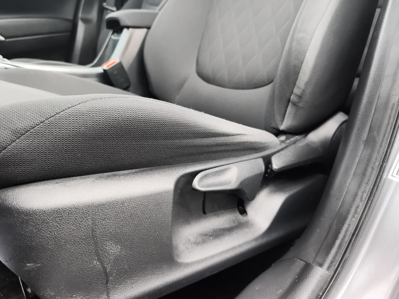 Toyota Corolla Cross — foto 22 de 34