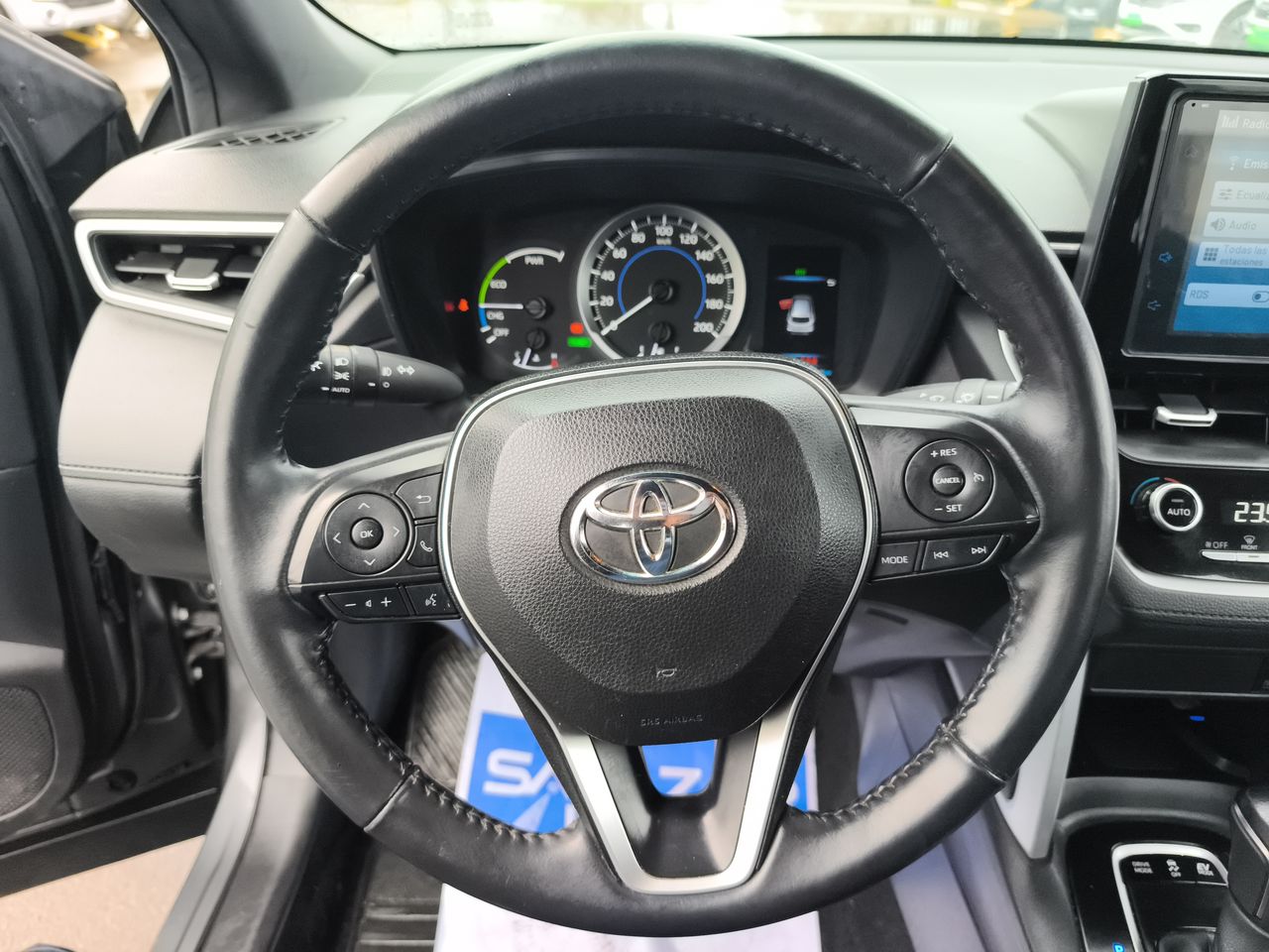 Toyota Corolla Cross — foto 24 de 34