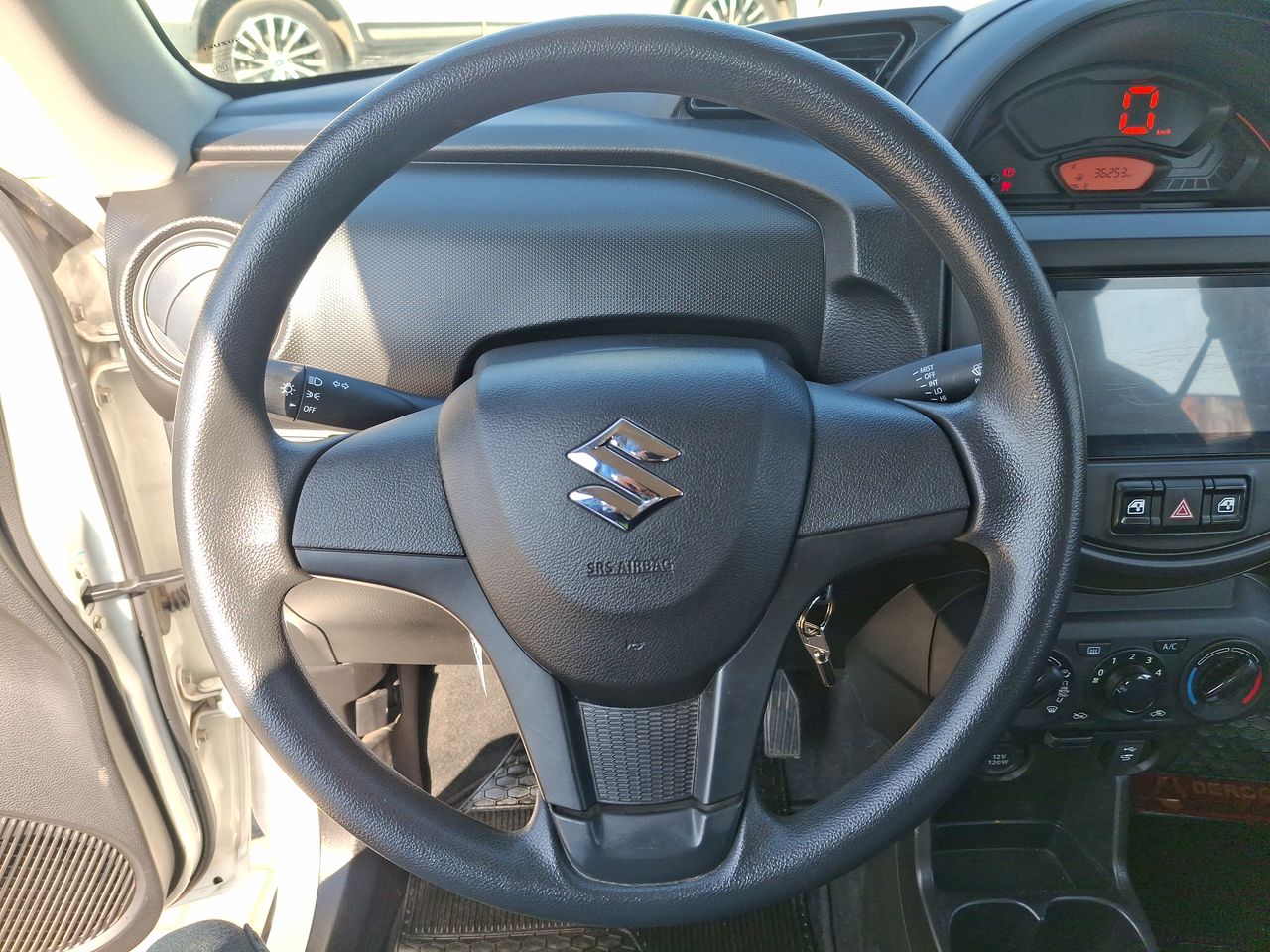 SUZUKI - 23