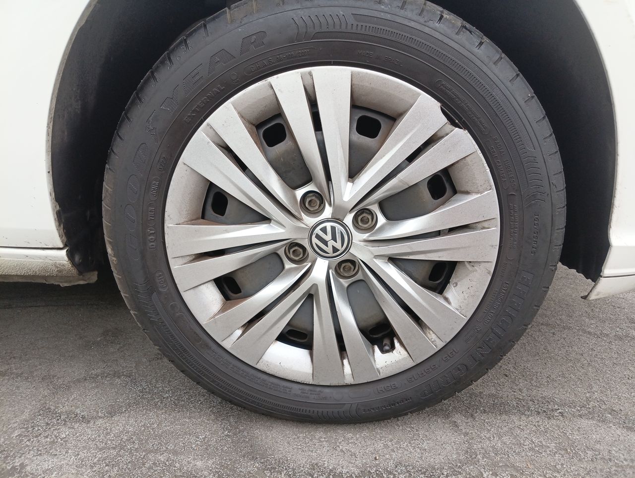 VOLKSWAGEN - 9