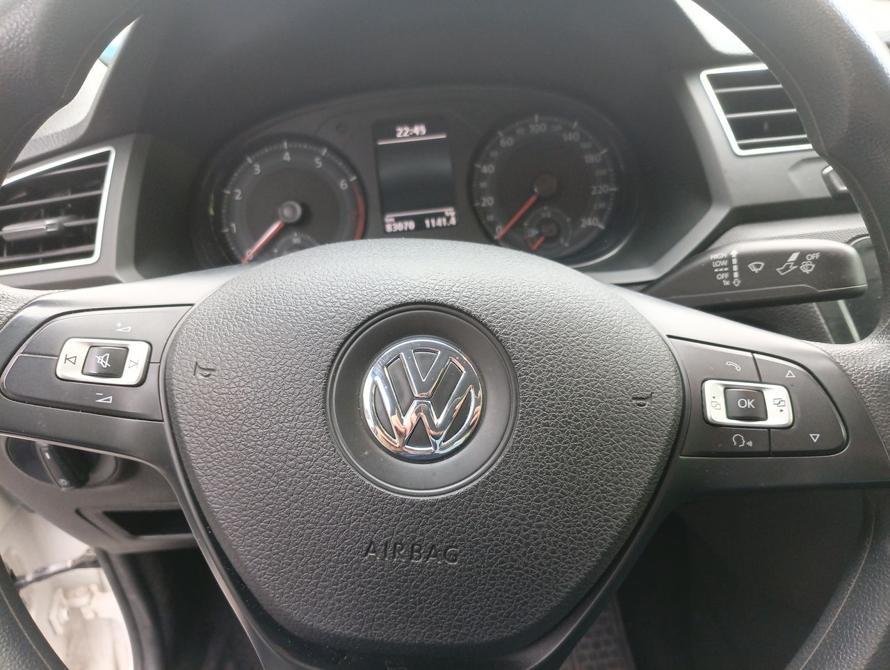 VOLKSWAGEN - 17