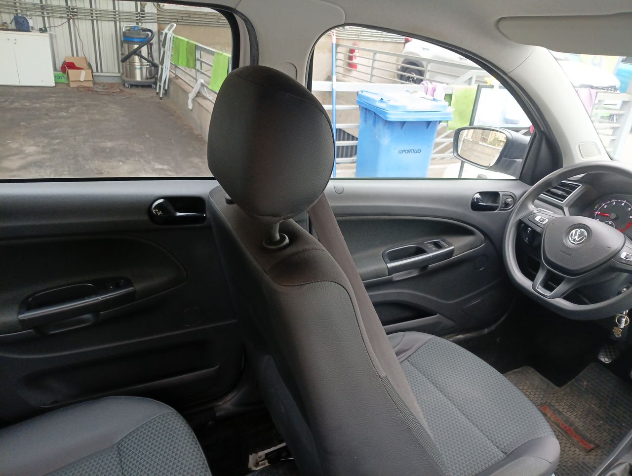 VOLKSWAGEN - 4