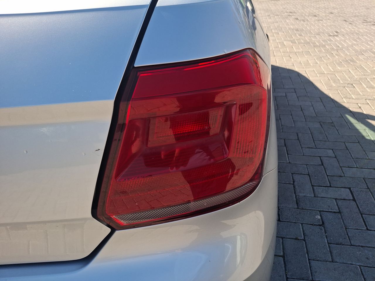VOLKSWAGEN - 19