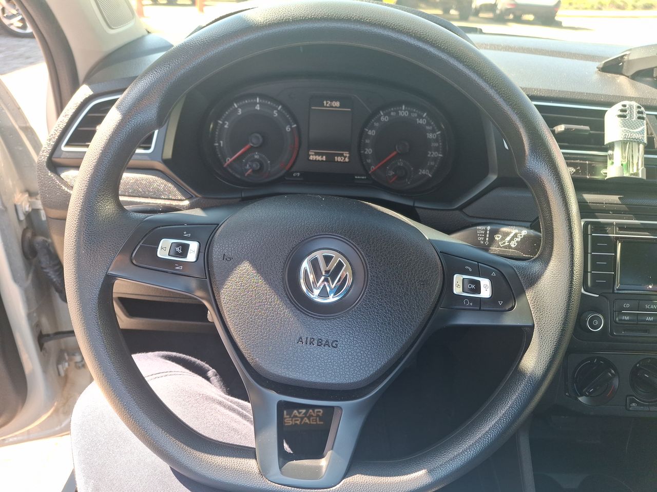 VOLKSWAGEN - 24