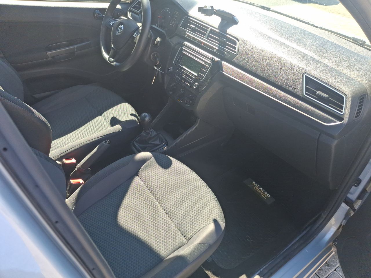 VOLKSWAGEN - 14