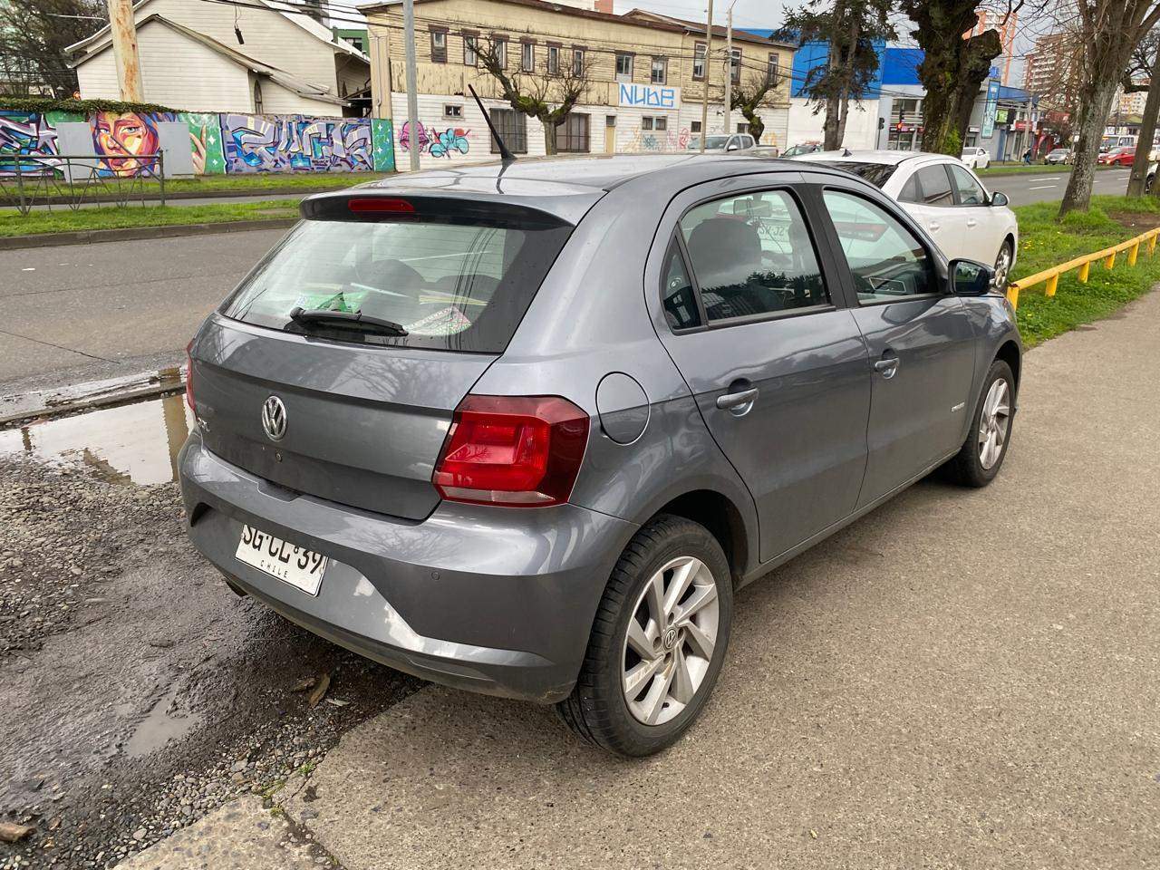 VOLKSWAGEN - 4