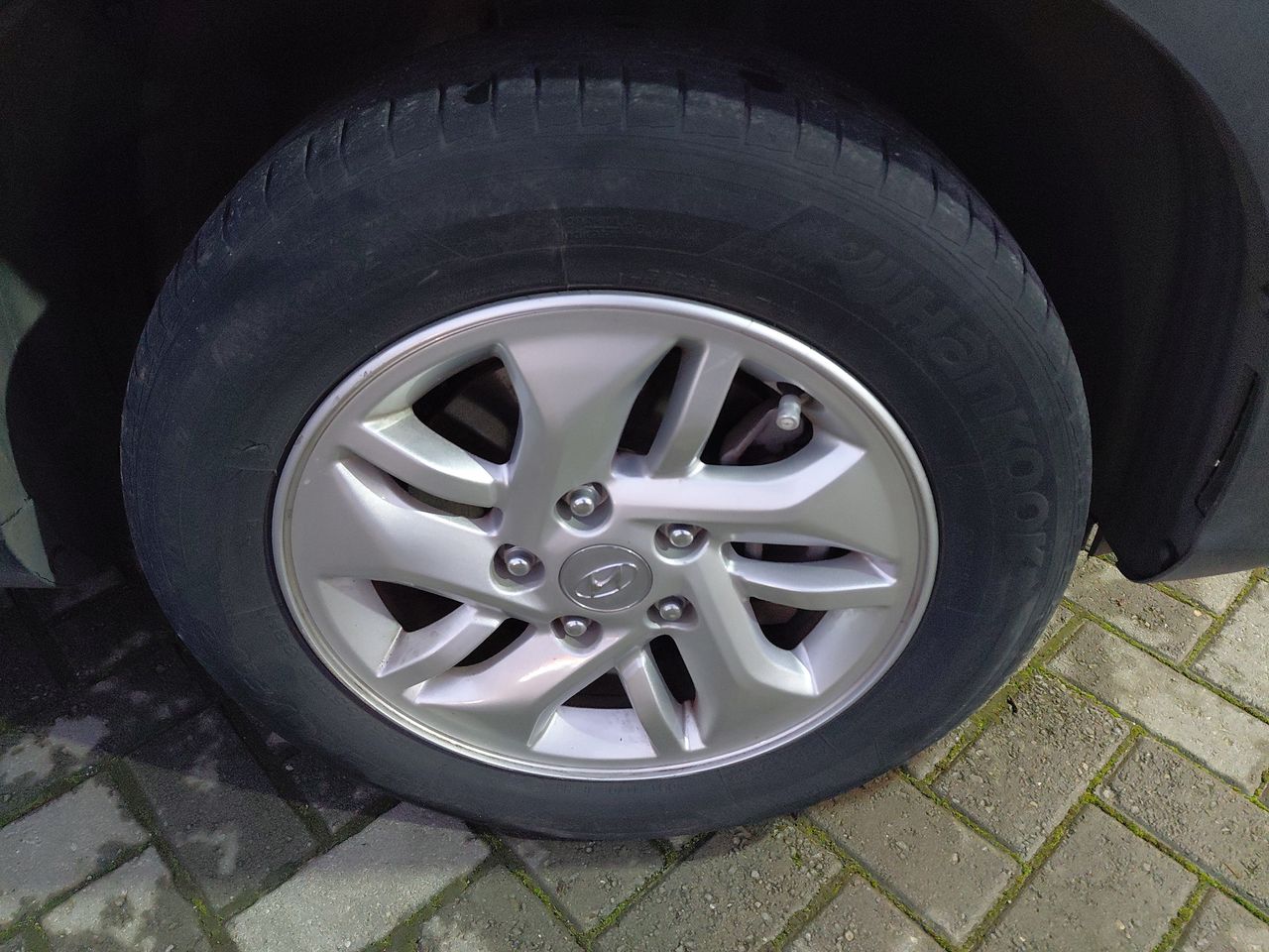 Hyundai Venue — foto 8 de 25