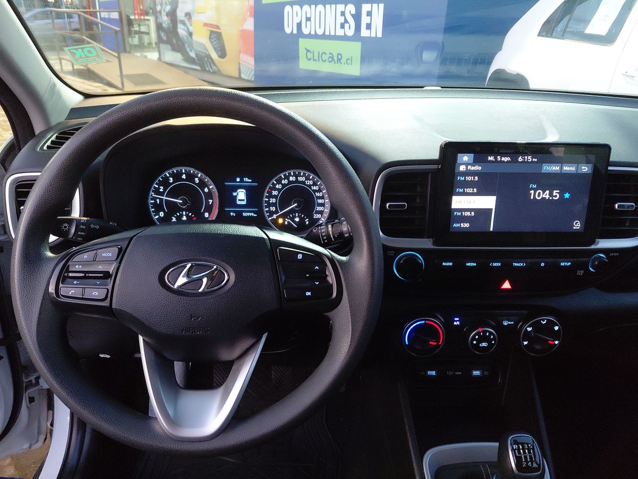 Hyundai Venue — foto 22 de 25