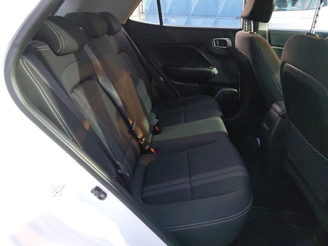 Hyundai Venue — foto 24 de 25