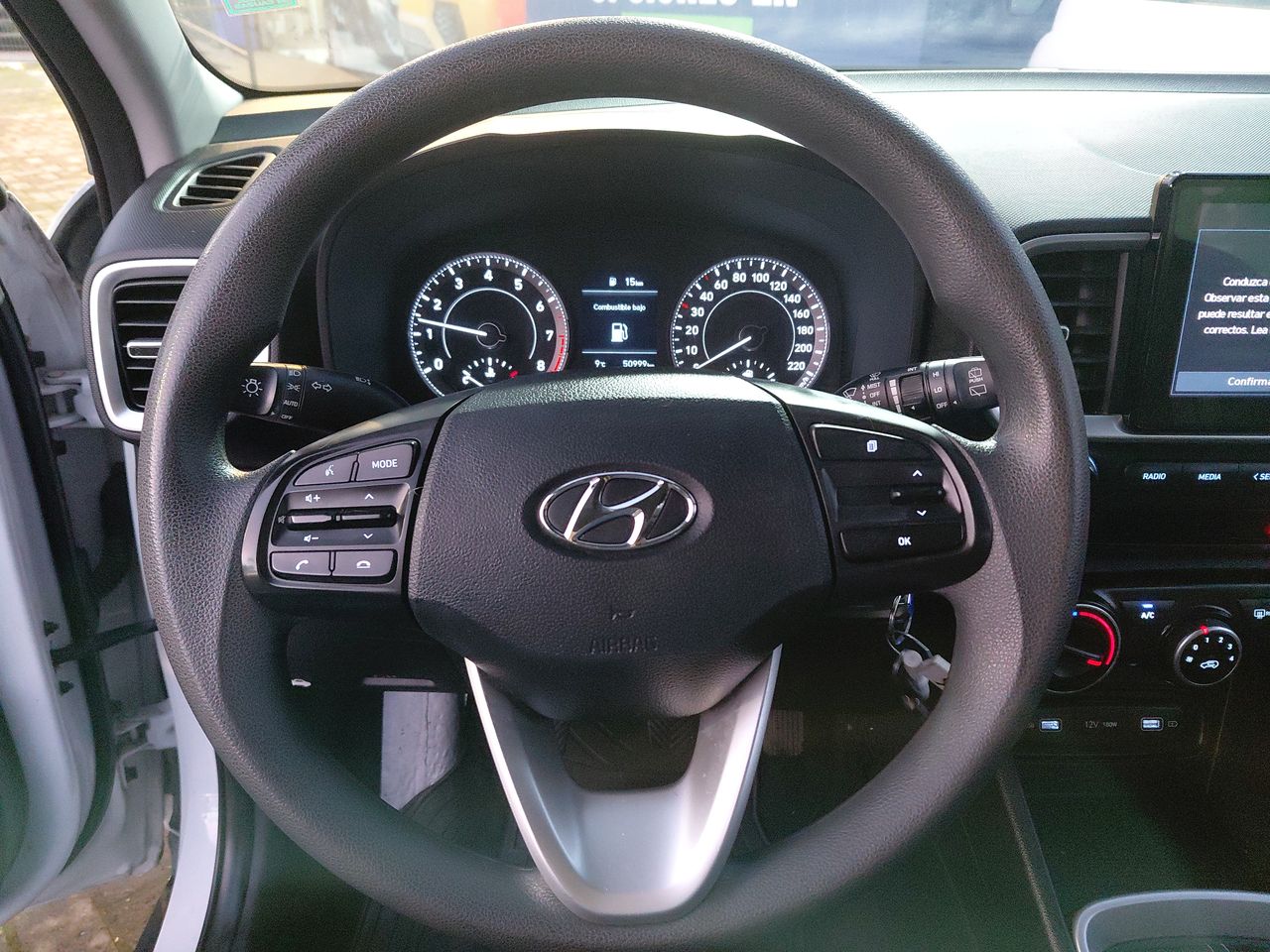 Hyundai Venue — foto 15 de 25