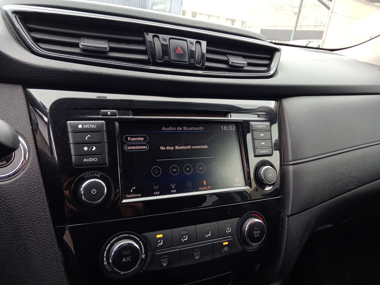 Nissan X-Trail — foto 18 de 26