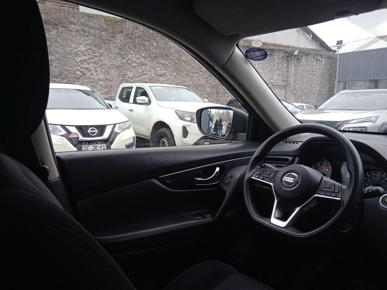 NISSAN - 6