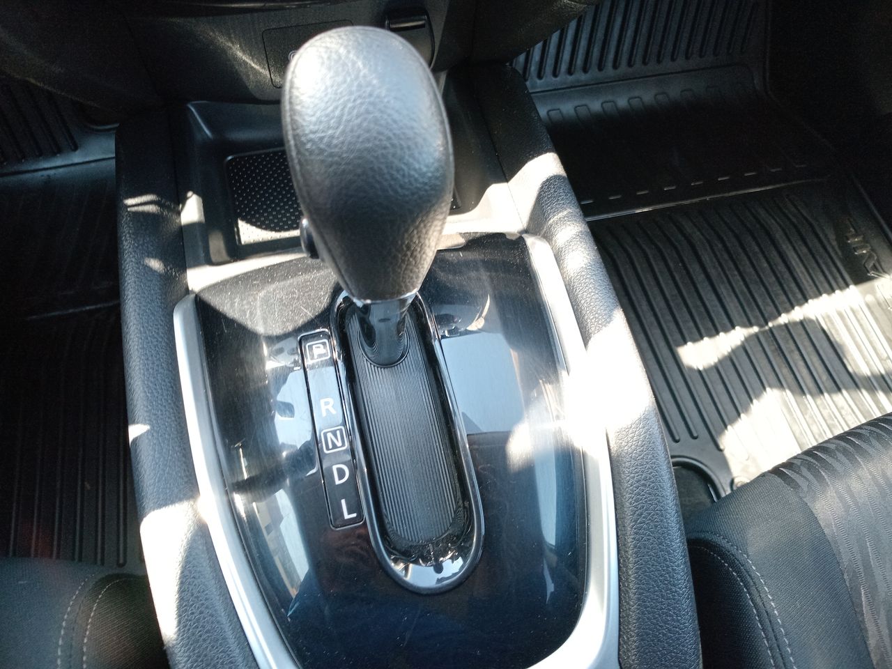 NISSAN - 28