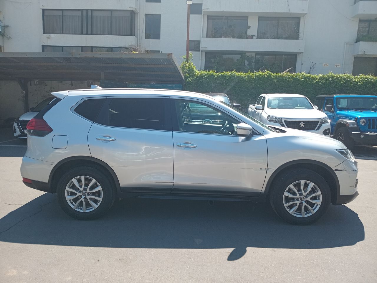 NISSAN - 8