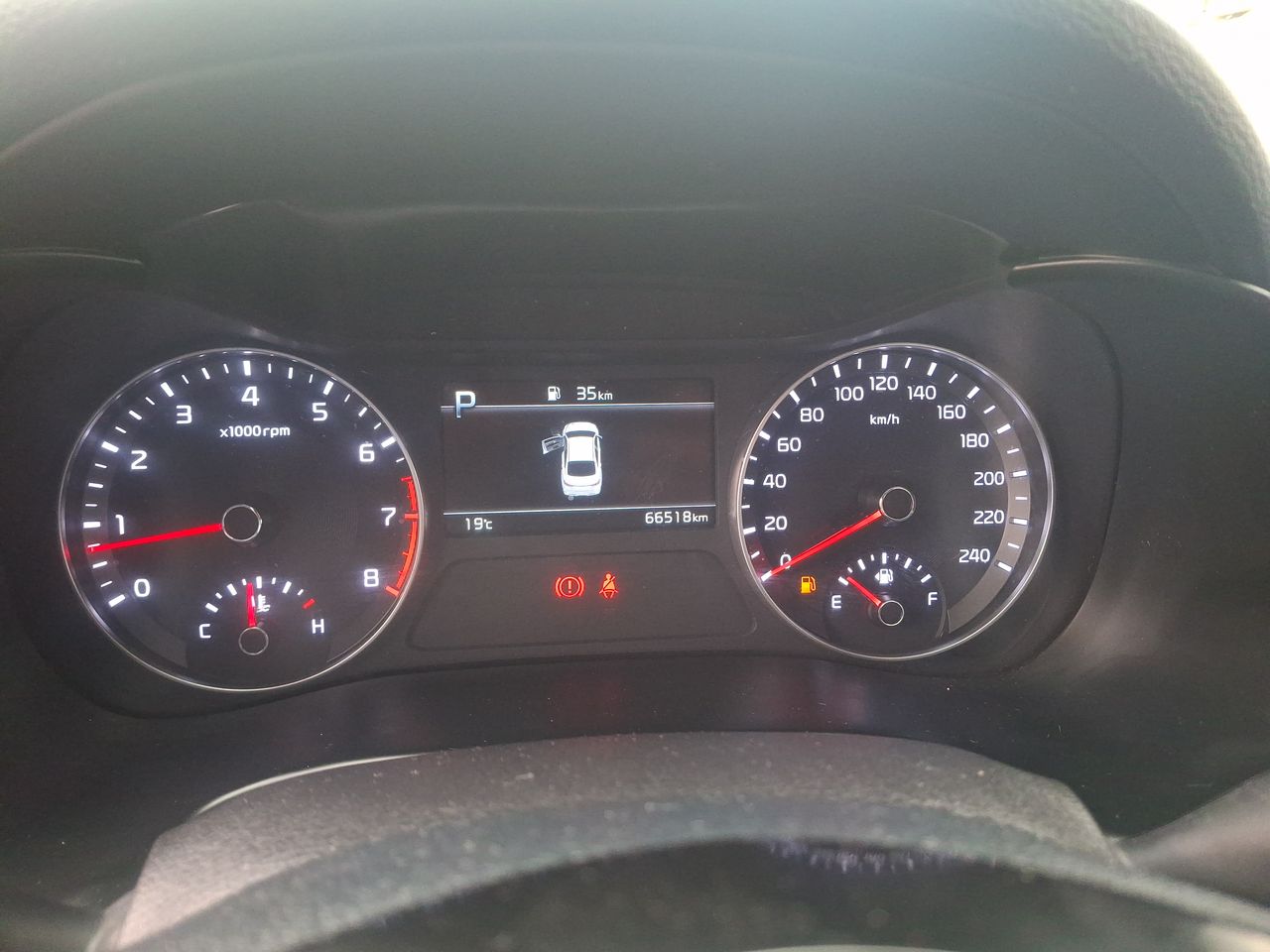 KIA Cerato — foto 17 de 23